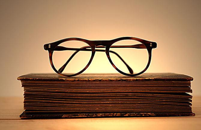 如何選一副合適的老花鏡 如何選一副合適的老花鏡