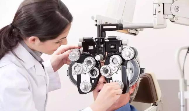 中老年人怎么配老花眼鏡才合適？